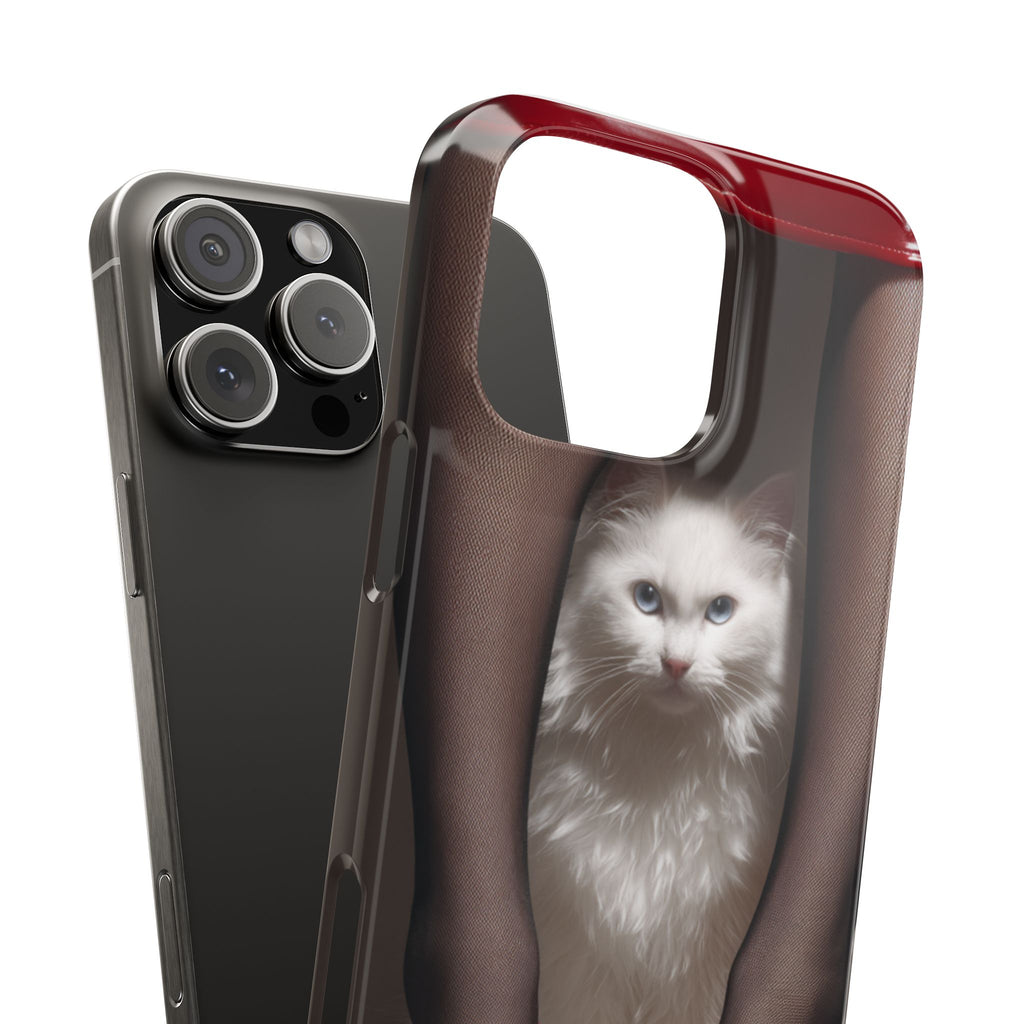 Bacaklar Arasında Beyaz Tüylü Kedi İnce Telefon Kılıfı | Kırmızı Topuklu Ayakkabı, Siyah Çorap